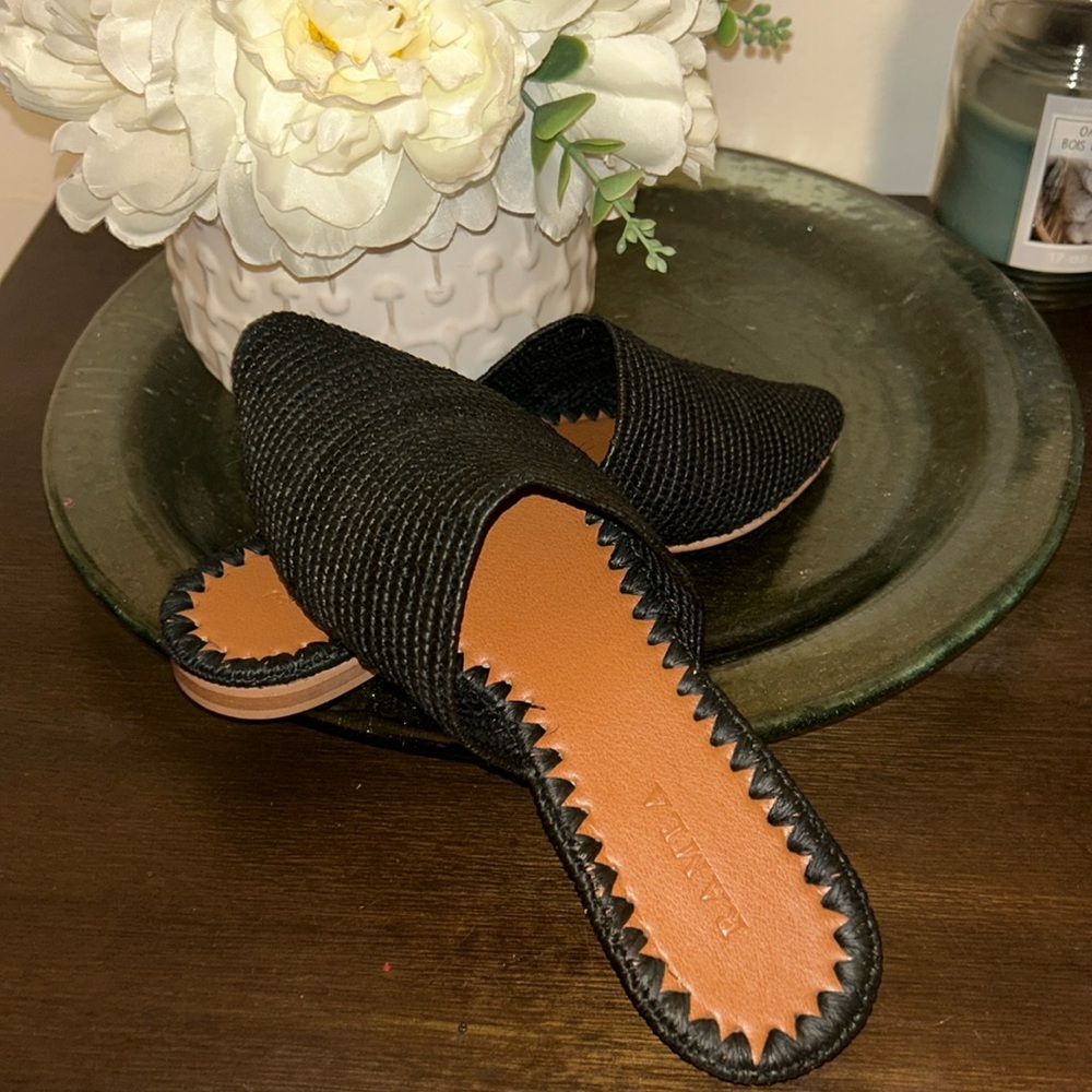 RAMLA Raffia black mules/slippers handmade. NWOT